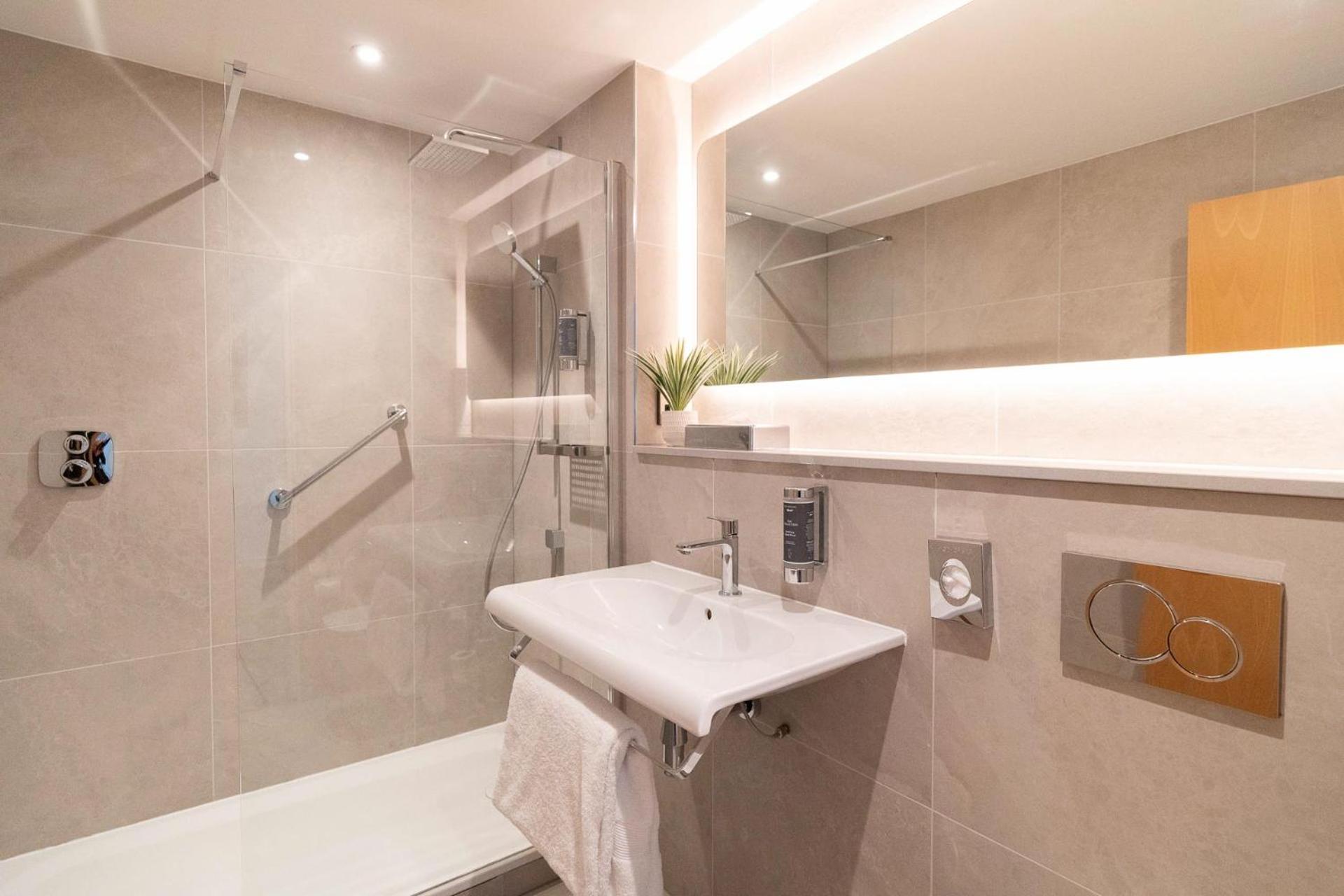 Premier Suites Edinburgh Fountain Court Bagian luar foto