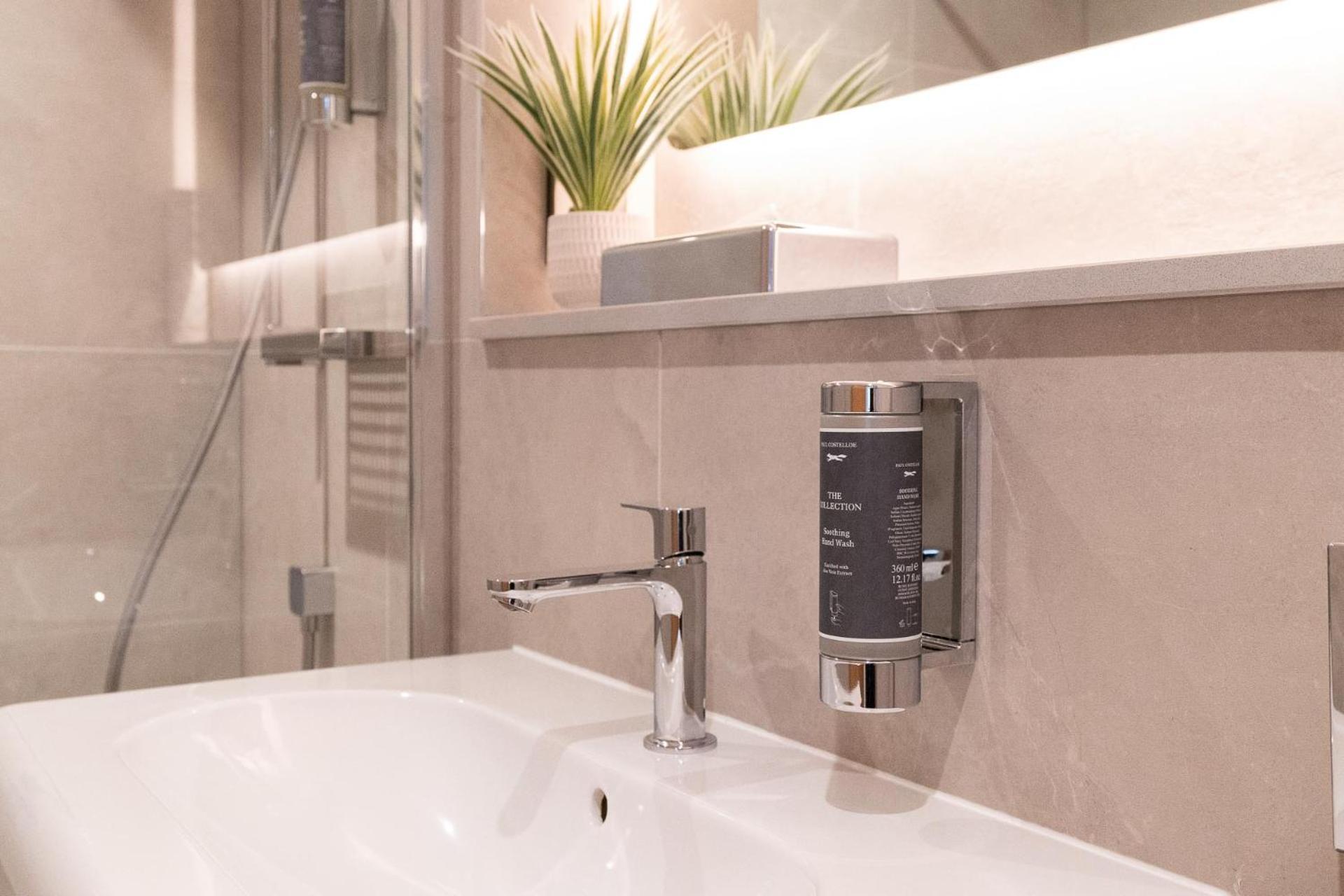 Premier Suites Edinburgh Fountain Court Bagian luar foto